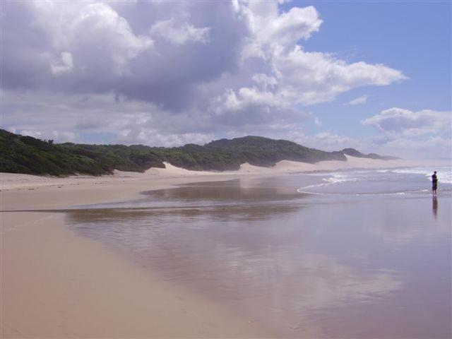 Breeze Inn Guesthouse Kidd's Beach ภายนอก รูปภาพ