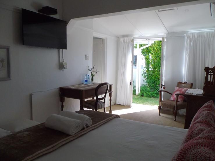 Breeze Inn Guesthouse Kidd's Beach ภายนอก รูปภาพ