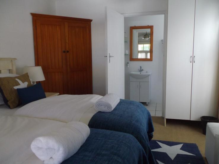 Breeze Inn Guesthouse Kidd's Beach ภายนอก รูปภาพ