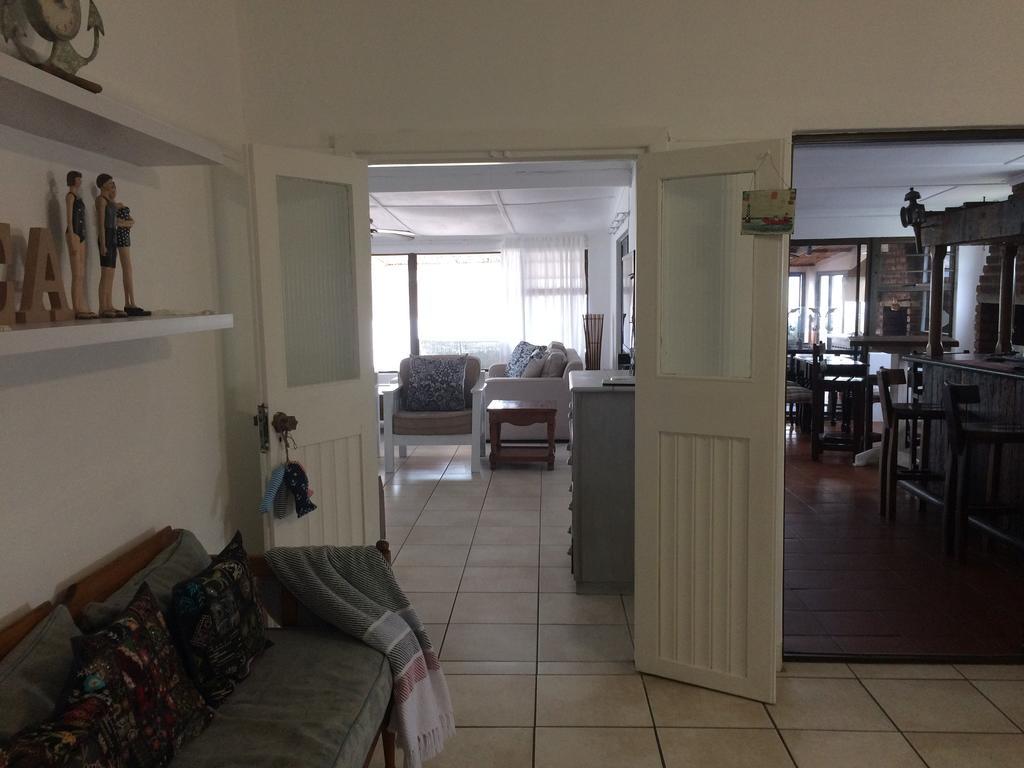 Breeze Inn Guesthouse Kidd's Beach ภายนอก รูปภาพ