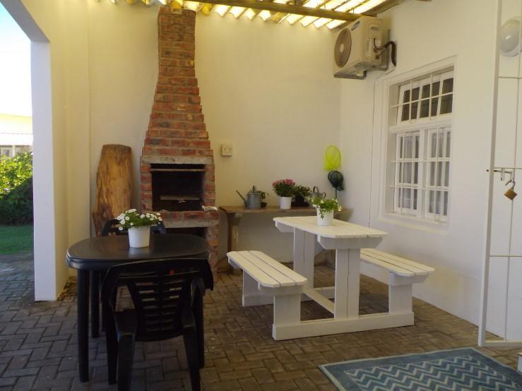 Breeze Inn Guesthouse Kidd's Beach ภายนอก รูปภาพ