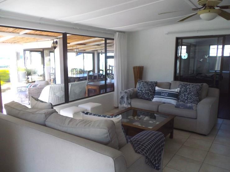 Breeze Inn Guesthouse Kidd's Beach ภายนอก รูปภาพ